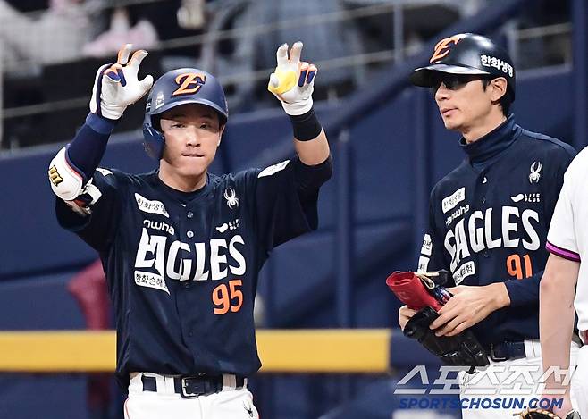 11일 고척돔에서 열린 KBO리그 키움과 한화의 경기. 5회 안타를 날린 한화 황영묵. 고척=송정헌 기자songs@sportschosun.com/2025.05.11/