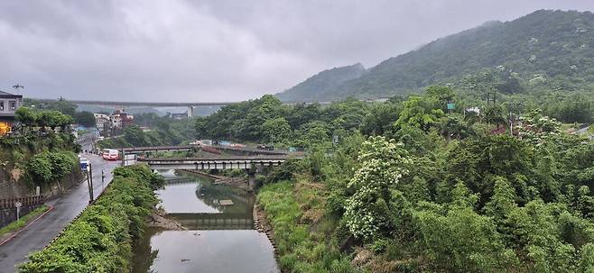 20250504_175522.jpg 지우펀의 숨겨진 모습 그리고 스펀의 경치