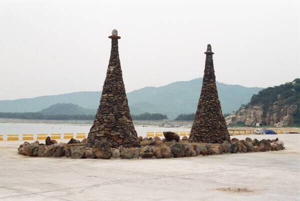 지난 2000년 인천 옹진군 백령도 통일기원탑(통일염원탑). 옹진 미디어자료관 제공