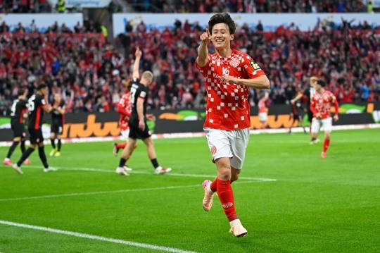 보훔 상대 6호 도움 올린 이재성의 지난 프랑크푸르트와 경기 모습. 사진[신화=연합뉴스]