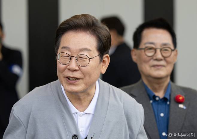 경청투어에 나선 이재명 더불어민주당 대통령 후보가 11일 오후 전남 해남군 군민광장 야외공연장에서 연설을 하고 있다. 2025.5.11/뉴스1 Copyright (C) 뉴스1. All rights reserved. 무단 전재 및 재배포, AI학습 이용 금지.