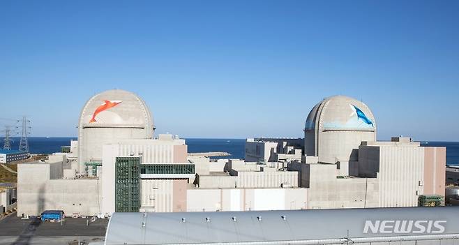 [울진=뉴시스] 김성진 기자 = 왼쪽부터 신한울 1호기, 신한울 2호기. (사진=원자력안전위원회 제공) 2022.11.07. ksj87@newsis.com