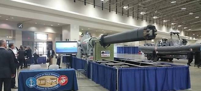 2015년 2월 미국에서 열린 '해군 미래전력 엑스포'에서 선보인 '레일건' 시제품. 연합뉴스