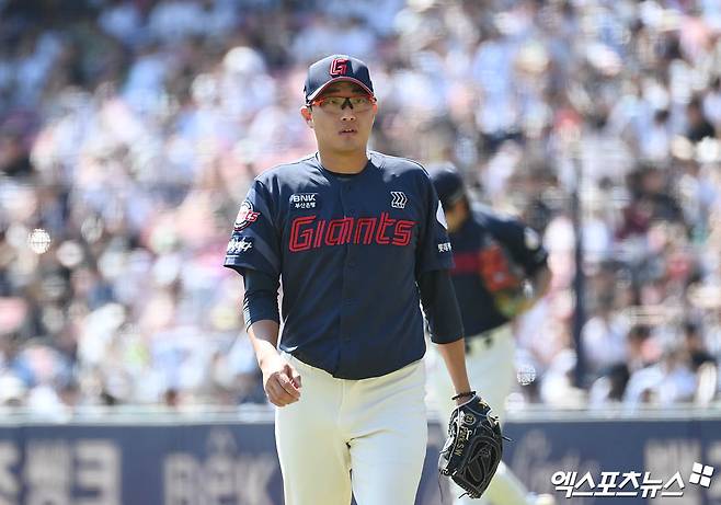 롯데 투수 박세웅은 11일 수원KT위즈파크에서 열린 '2025 신한 SOL Bank KBO 리그' KT와 더블헤더 1경기에서 선발 등판했다. 최종 성적 6.1이닝 1실점(무자책점)으로 시즌 8승을 챙겨 다승 단독 1위로 올라섰다. 엑스포츠뉴스 DB