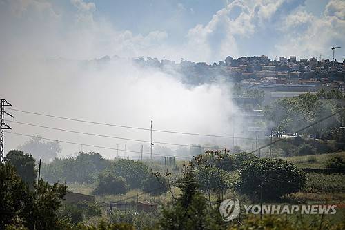 10일(현지시간) 화재로 인해 유독성 연기 퍼지는 스페인 카탈루냐 지방 [AP=연합뉴스]