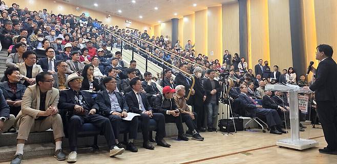 ▲ 지난달 29일 인천 중구 운남동의 중구청소년수련관에서 배준영 국회의원 주재로 '영종 발전을 위한 기관장 공개 간담회'가 열렸다. /사진=인천일보DB