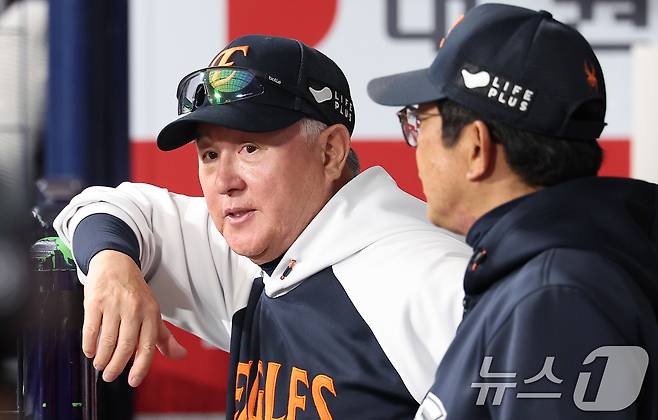 김경문 한화 이글스 감독과 양상문 한화 투수 코치. /뉴스1 DB ⓒ News1 김성진 기자
