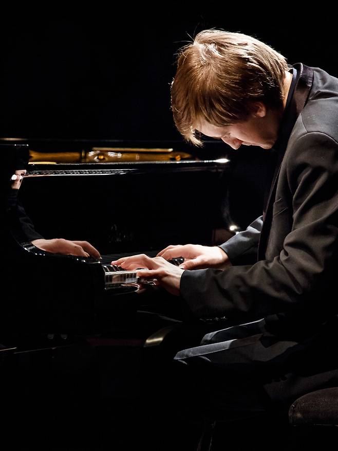 마슬레예프는 가장 좋아하는 작곡가로 라흐마니노프를 꼽는다.(c)Christophe Gremiot(마스트미디어 제공)