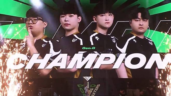 젠지가 메시-굴리트를 앞세워 FC온라인 국제대화 2025 FC 프로 마스터스 정상에 섰다. 사진 | ‘FC온라인 e스포츠’ 유튜브