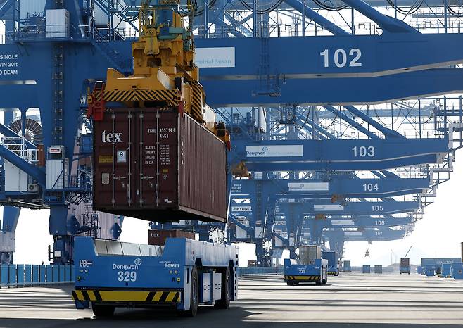 부산신항 컨테이너 부두. 해당 사진은 기사 내용과 무관. /뉴스1