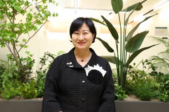 김곡미 제11대 충남정보문화산업진흥원장이 취임 1주년을 맞았다. 기능 중심의 조직 개편을 이뤘으며 기관명을 새롭게 바꾸며 기관의 정체성과 방향성을 재정립했다. 박하늘 기자