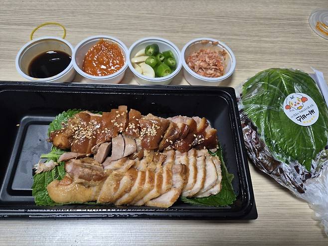 20250512_230059.jpg 족발보쌈 1인용 먹어요