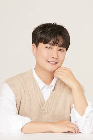 엄태욱 국어연구소 대표이자 명인에듀 대표 국어 강사. 길벗 제공