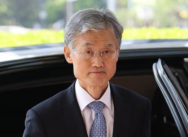 조희대 대법원장이 12일 서울 서초구 대법원으로 출근하고 있다. 연합뉴스