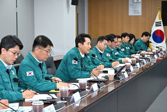 오세훈 서울시장이 12일 시청에서 열린 '2025 풍수해 안전대책 추진현황 보고회'에서 모두발언을 하고 있다. [사진=서울시]