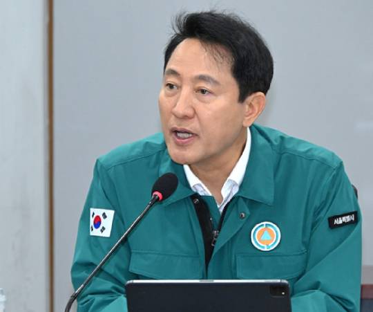 오세훈 서울시장이 12일 시청에서 열린 '2025 풍수해 안전대책 추진현황 보고회'에서 모두발언을 하고 있다. [사진=서울시]