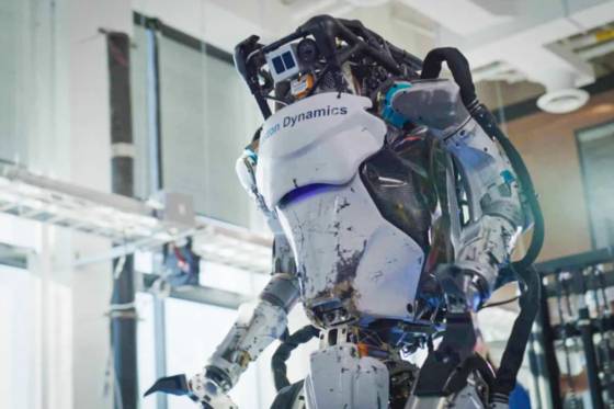 현대차그룹의 로봇 제작 계열사 보스턴다이내믹스의 휴머노이드 로봇 아틀라스. 사진 보스턴다이내믹스