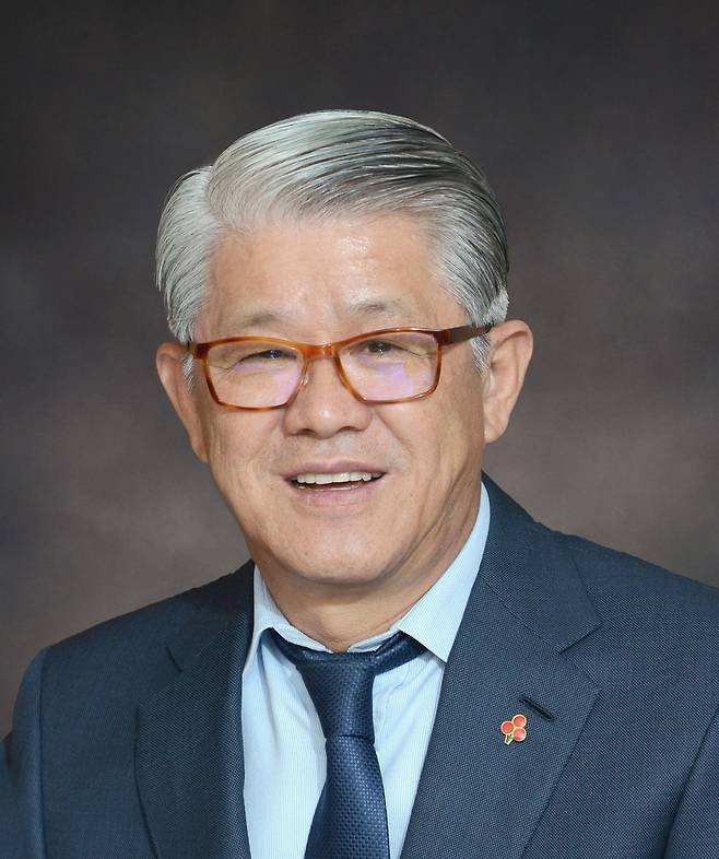 최신원 전 SK네트웍스 회장. 사진=한국경제신문