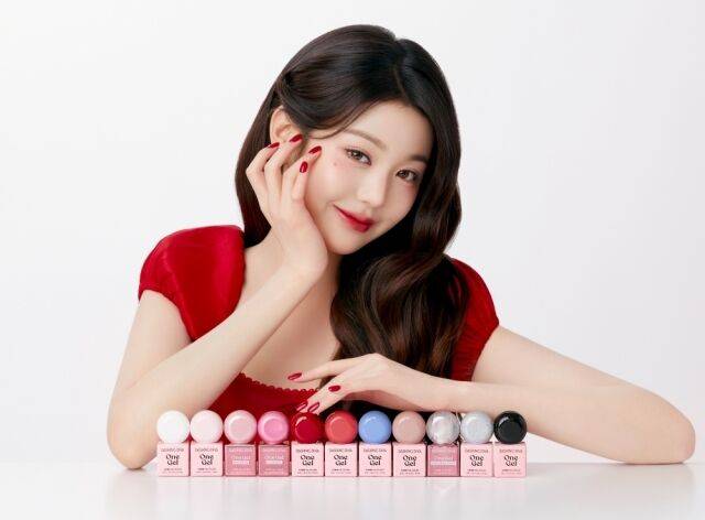 그룹 아이브 멤버 장원영 화보 / 데싱디바