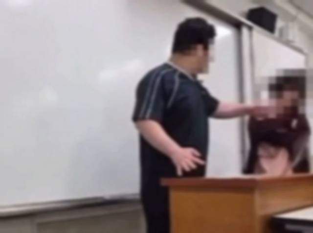 서울 양천구의 한 고등학교에서 교사의 얼굴을 폭행한 고3 남학생. [연합]