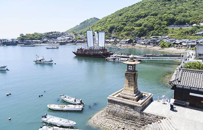 [오사카=뉴시스] 11일 오사카 항으로 향하는 뱃길 중 조선통신사선(사진=국가유산청 제공) 2025.05.11. photo@newsis.com *재판매 및 DB 금지