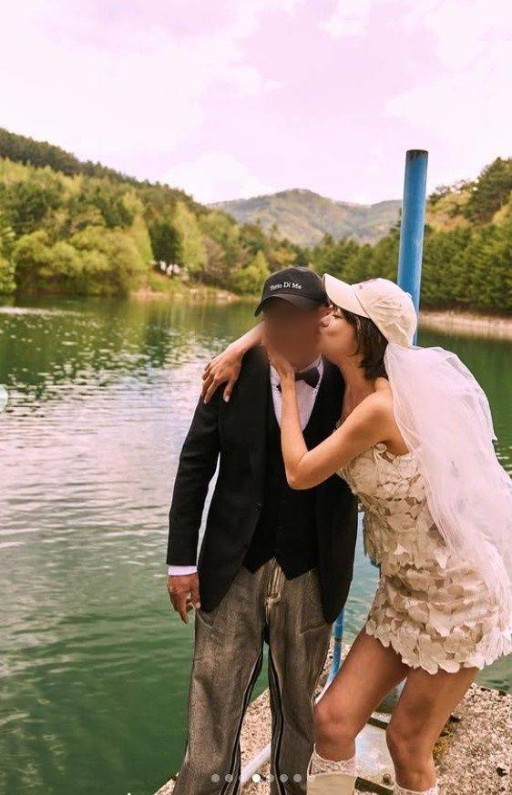 [서울=뉴시스] 배우 최여진이 웨딩화보를 공개했다. (사진=최여진 인스타그램 캡처) 2025.05.12. photo@newsis.com *재판매 및 DB 금지