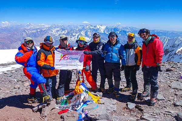 남미 최고봉 아콩카과 등정.