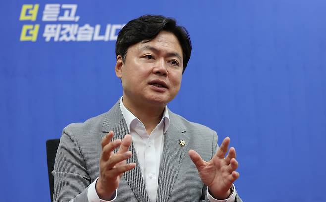 더불어민주당 선대위 ‘빛의혁명 시민본부’ 수석부본부장 김현정 의원이 11일 국회 의원회관에서 세계일보와 인터뷰하고 있다. 허정호 선임기자