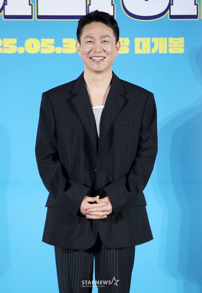 배우 오정세가 12일 오전 서울 광진구 롯데시네마 건대입구에서 열린 영화 '하이파이브'(감독 강형철) 제작보고회에 참석해 포즈를 취하고 있다. /2025.05.12 /사진=김휘선 hwijpg@