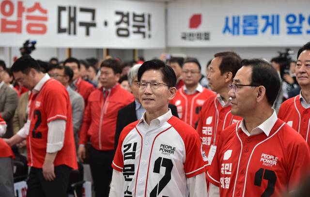 김문수 국민의힘 대선후보는 13일 대구경북선거대책위 출정식에서 "대구경북의 압도적 승리"를 기원하고, "대구경북이 대한민국을 더 위대하게 할 것"이라고 확신했다. 김진홍 기자