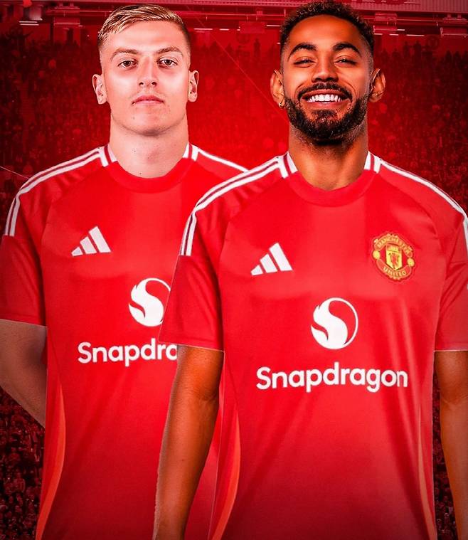 [스포츠조선 강우진 기자]맨체스터 유나이티드가 입스위치 타운의 스트라이커 리암 델랍 영입에 낙관적인 입장을 보이고 있다. 맨유가 이번 유로파리그 결승전에서 토트넘을 잡고 우승할 경우 영입에 탄력을 받을 것이란 전망이 나온다.

영국 기브미스포츠는 12일(한국시각) '맨유는 현재 프리미어리그 라이벌 첼시와 함께 공격수 델랍을 두고 경쟁 중'이라며 '결승전 승리가 델랍의 영입 가능성을 키울 수 있다고 믿고 있다'라고 보도했다. 사진=SNS