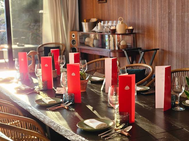 지난달 29일(현지 시각) 스페인 발레아레스 제도 이비사 섬에서 진행된 메르세데스-벤츠 마이바흐 SL680 모노그램 신차 행사. /권유정 기자