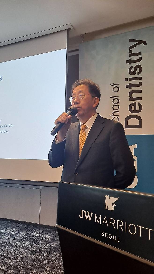 김동철 동운아나텍 대표가 13일 서울 JW메리어트호텔에서 열린 기자간담회에서 발언하고 있다. 사진 강경래 기자