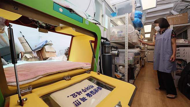 서울 관악구 주사랑공동체교회에 설치된 베이비박스 내부 공간의 모습