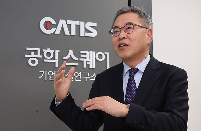 김승수 카티스 대표가 산업 인프라스트럭처 보안 시장에 대해 설명하고 있다. [이승환 기자]
