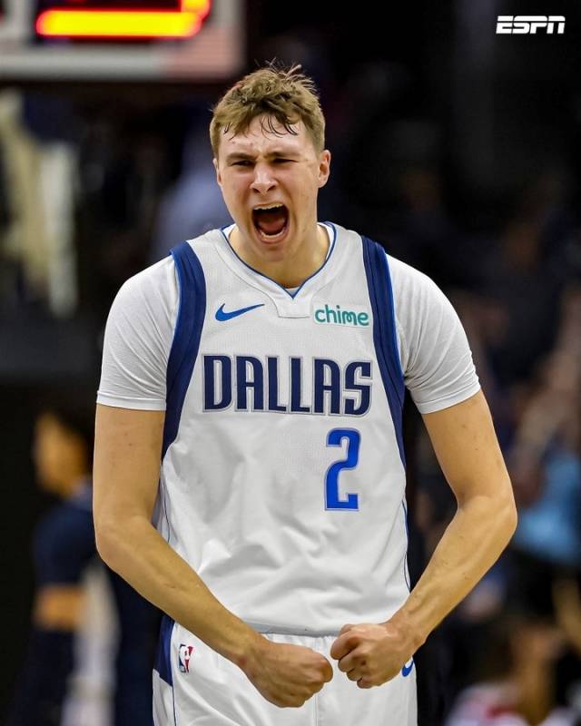플래그는 206cm의 포워드로서 역대급 재능이라는 평가다. 물론 르브론 제임스, 자이언 윌리엄슨과 같이 엄청난 평가를 받고 있는 건 아니지만 새로운 ‘백인 슈퍼스타’라는 점에서 큰 기대가 있다. 기량도 좋다. 내외곽을 오가며 언제든지 공격하고 득점할 수 있는 선수다. 수비력도 준수한 편. 여러모로 댈러스에 행운이 따른 셈이다. 사진=ESPN SNS