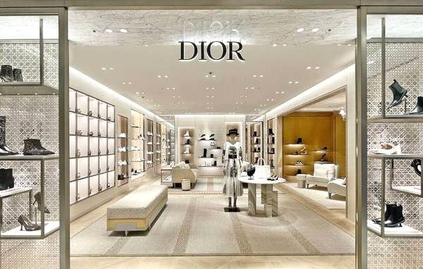 디올이 해킹 피해를 입었다며 고객들에게 사과했다. 사진은 기사의 이해를 돕기 위한 디올 매장 전경 사진. /사진=뉴시스(갤러리아백화점 제공)