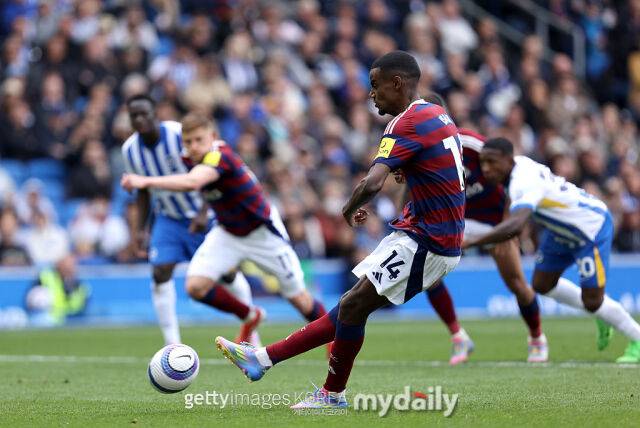 아스널이 공격강화를 위해 영입중인 뉴캐슬의 이사크./게티이미지코리아