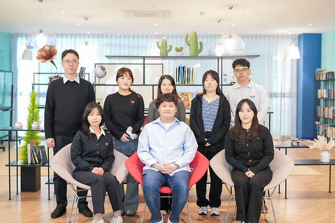 이번 연구를 수행한 최장현(윗줄 왼쪽 끝) UNIST 교수 연구팀.[UNIST 제공]