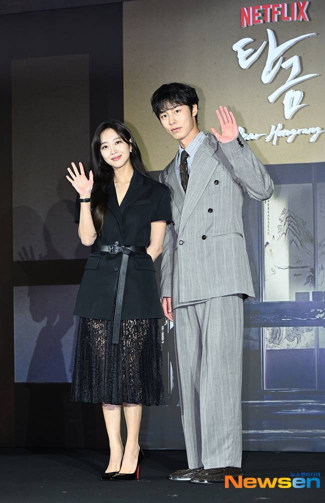 왼쪽부터 조보아 이재욱