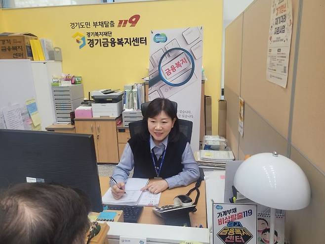 [수원=뉴시스] 용인센터 백명주 상담위원. (사진=경기도 제공) 2025.05.13. photo@newsis.com *재판매 및 DB 금지