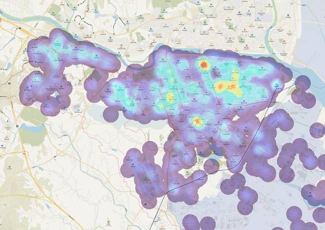 [울산=뉴시스] 울산시 남구가 행정의 효율성과 정책의 신뢰도를 높이기 위해 지역 내 다양한 분야의 정보를 정책 지도로 자체 제작해 업무에 적극 활용하고 있다. 사진은 불법 주정차 민원 다발구역 히트맵. (사진=울산 남구 제공) photo@newsis.com *재판매 및 DB 금지
