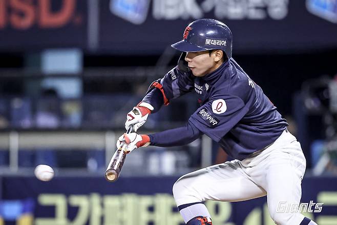 롯데 외야수 장두성(사진)은 콘택트 능력을 끌어올려 롯데 외야에 활력을 불어넣고 있다. 황성빈이 부상 이탈한 만큼 그 공백을 채워줄지도 많은 관심이 쏠린다. 롯데 자이언츠