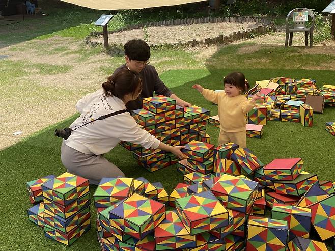 한지문화제 참여형 이벤트 [원주한지문화제위원회 제공.재판매 및 DB 금지]