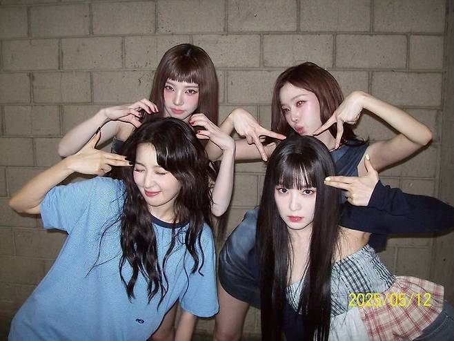 에스파 카리나, 윈터, 레드벨벳 아이린, 슬기(왼쪽 위부터 시계방향). 사진 | 카리나 SNS
