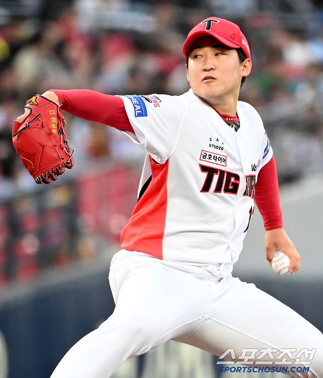 14일 광주KIA챔피언스필드에서 열린 롯데와 KIA의 경기, KIA 선발투수 윤영철이 역투하고 있다. 광주=허상욱 기자wook@sportschosun.com/2025.05.14/
