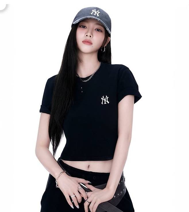 MLB는 최근 KPOP 걸그룹 '에스파'의 멤버 카리나를 앰버서더로 발탁했다. MLB코리아 SNS 캡처