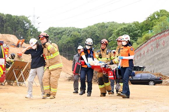 의왕시가 '2025 재난대응 안전한국훈련'을 실시하고 있다. [사진=의왕시]