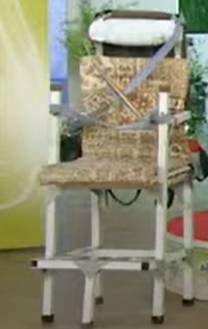 '지게 효자' 이군익씨의 지게. 알루미늄으로 만든 지게에 의자, 안전벨트, 발받침 등을 붙였다. 대전의 한국효문화진흥원에 전시돼 있다. [KBS 캡처]