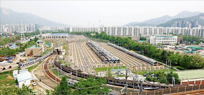 13일 서울 노원구 상계동 창동차량기지와 도봉운전면허시험장 모습. 총 25만㎡에 달하는 이곳에는 미국 보스턴 랩센트럴과 비슷한 바이오·메디컬 클러스터가 조성될 전망이다.  이솔 기자
